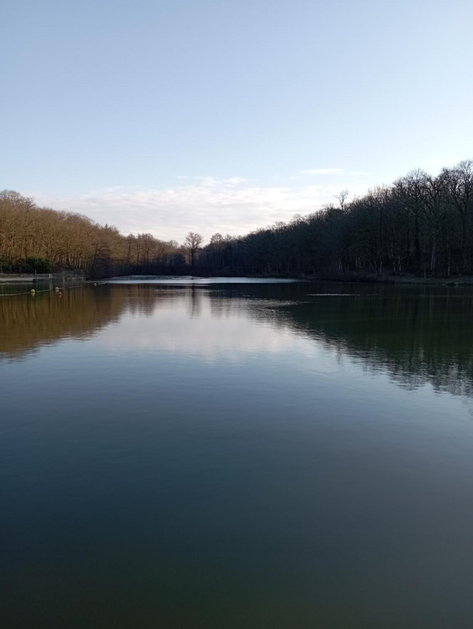 Hotel Ibis Les Etangs Des Moines Fourmies Esterno foto