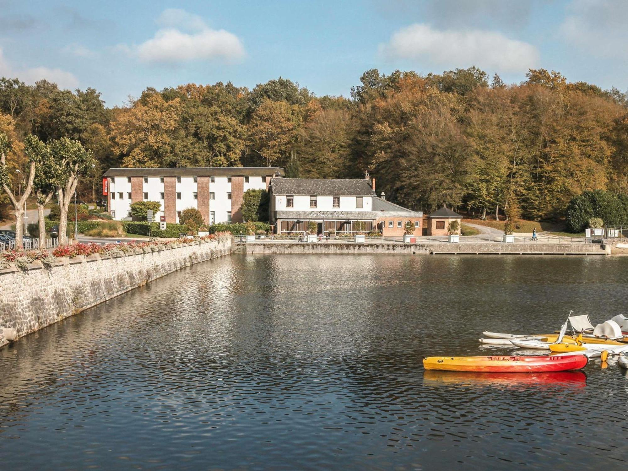 Hotel Ibis Les Etangs Des Moines Fourmies Esterno foto